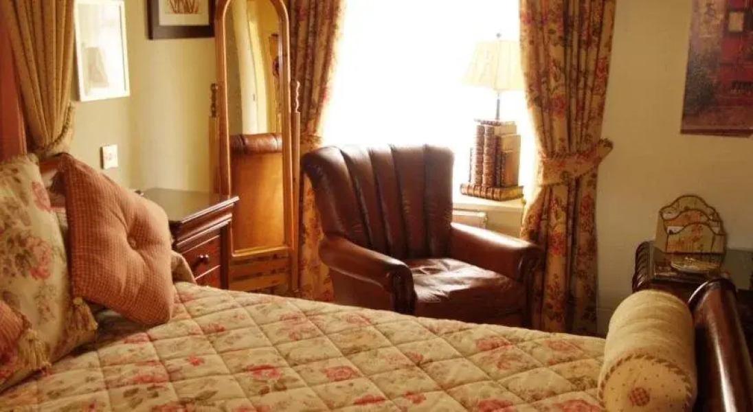 Riverside House Hotel