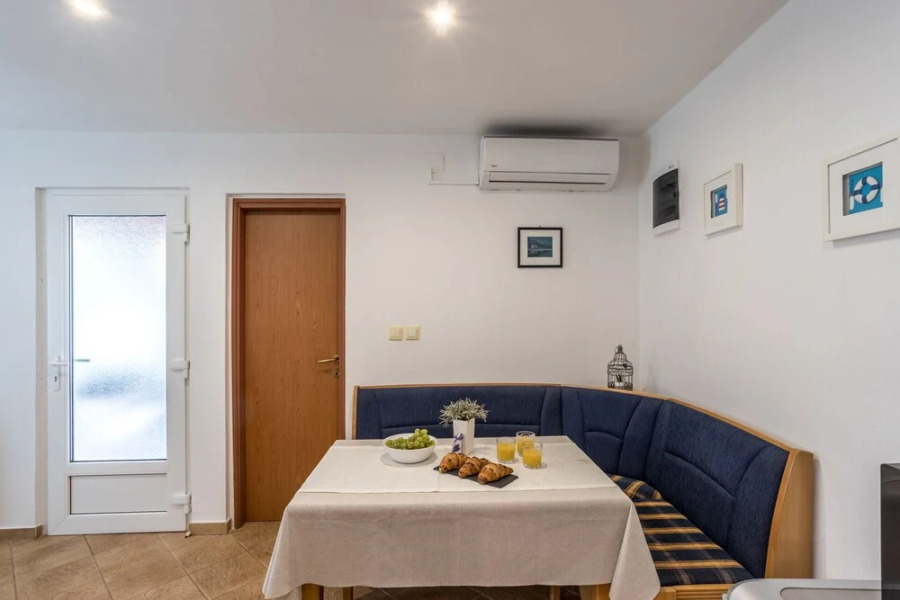 House With big Walled Garden and Swimming Pool