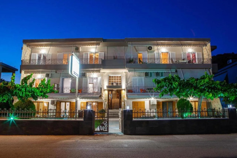 Stork Holiday Apartments - Garden & Sea View