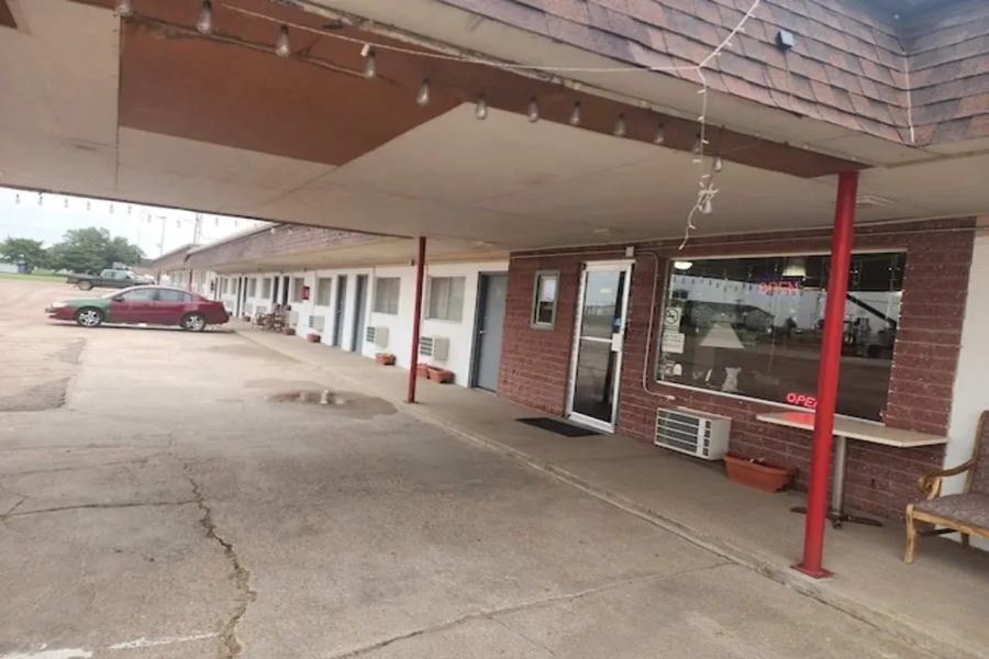 1st Inn By OYO Quinter Hwy 70 KS