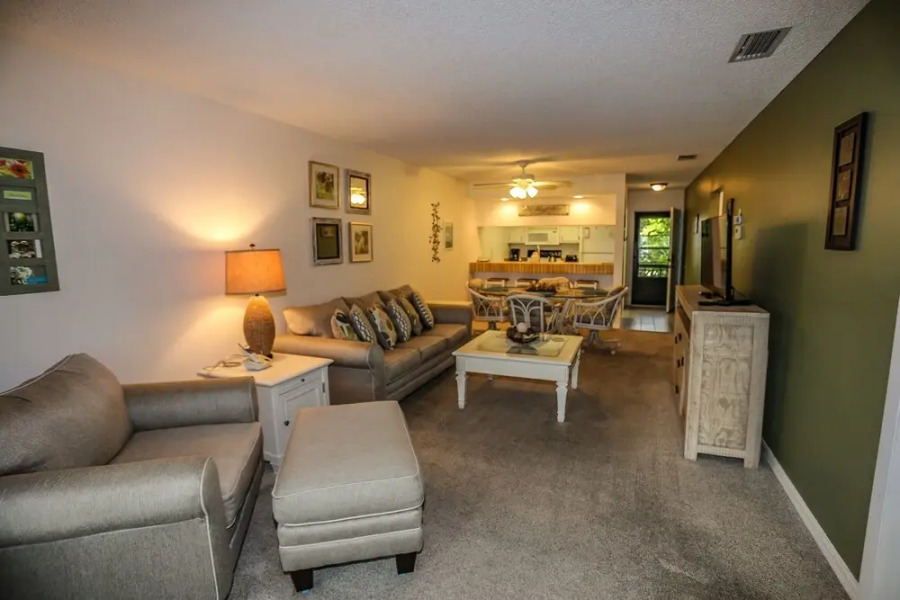 Estero Yacht & Racquet 322