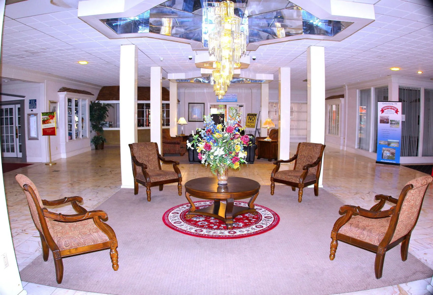 Eisenhower Hotel & Conference Center