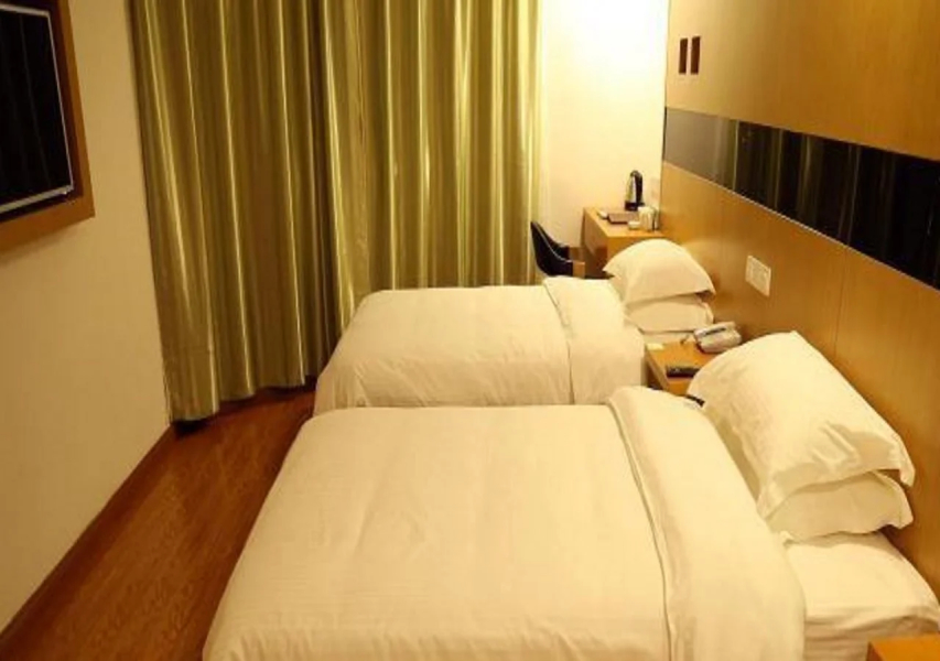Vatica ChaoYang the East of Railway Station XinHua Road Hotel