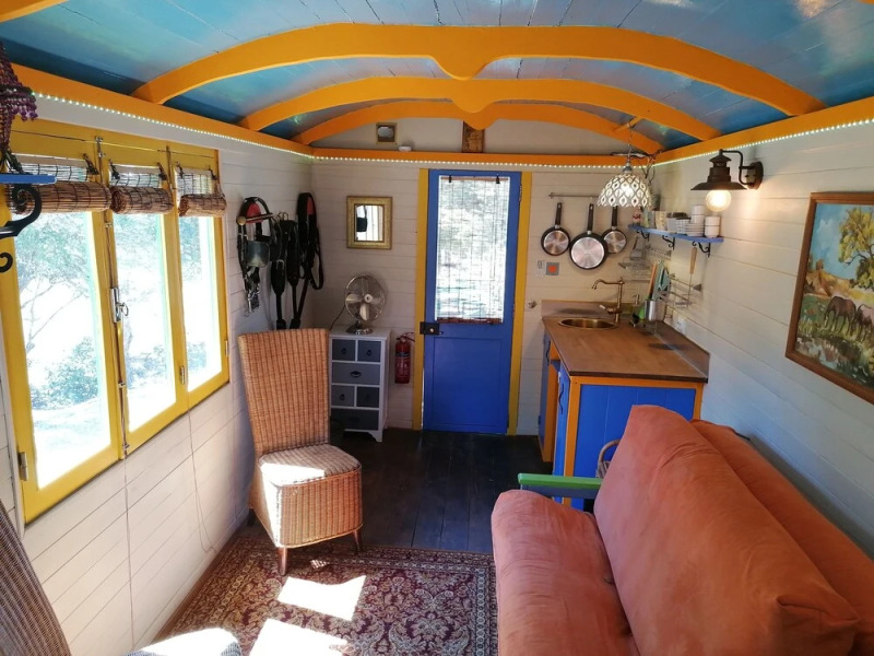 Glamping Circus Wagon With Garden @talurdo Retreat