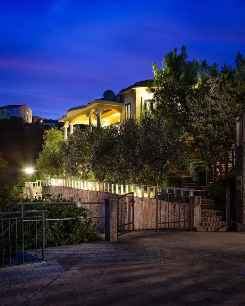 Breathtaking Panorama Villa Vese