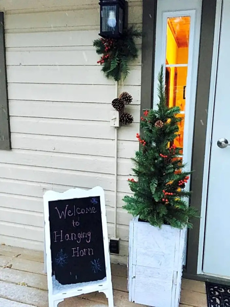 Hanging Horn Lakeside Resort