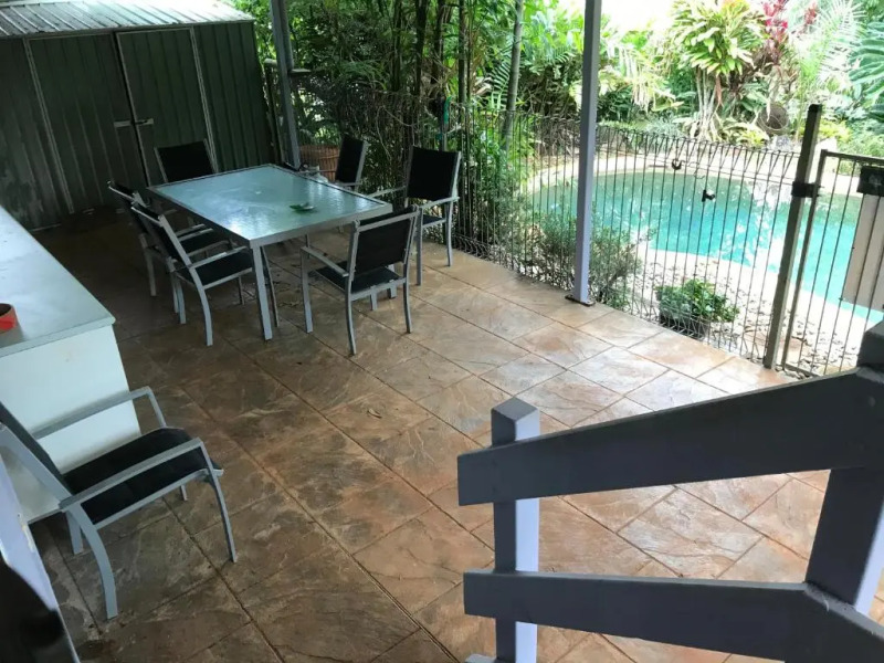 Royal Palm Cottage, Entire two bedroom 2 bathroom house with Pool