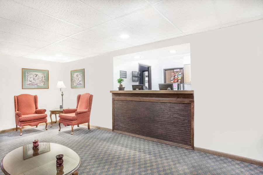 Red Roof Inn Queensbury