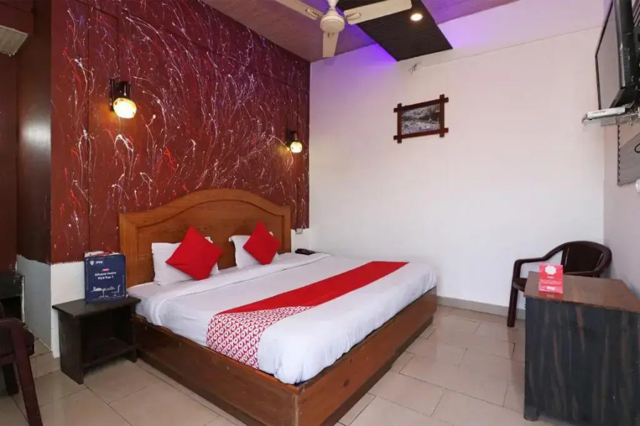 Hotel Mayura Inn by OYO Rooms