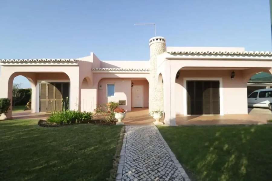 Villa With 5 Bedrooms in Estômbar, With Wonderful City View, Private Pool, Enclosed Garden - 6 km From the Beach