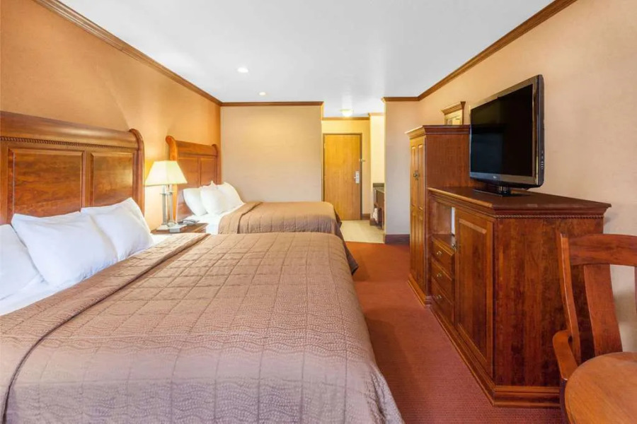 Ramada Mackinaw City Waterfront