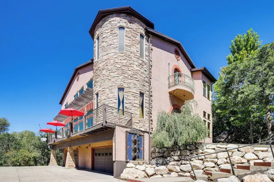 5 Mi to Powder Mtn: Tuscan Mountain Retreat