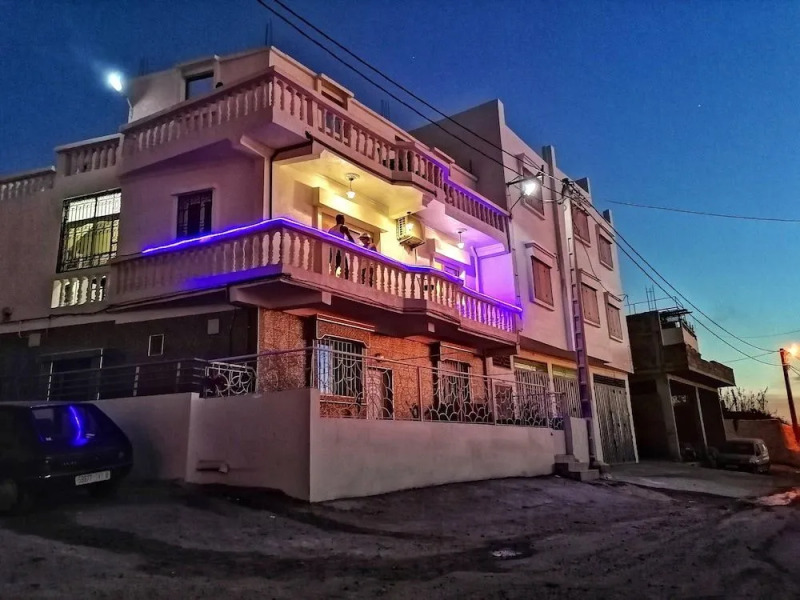 Cozy White House - Hostel