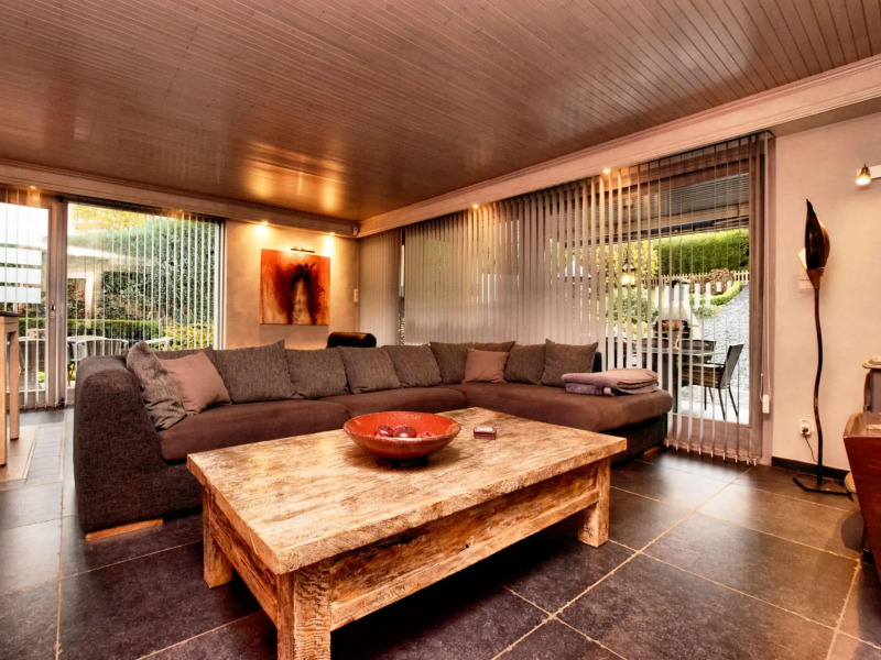 Luxurious Holiday Home with Hot Tub & Sauna in Houffalize