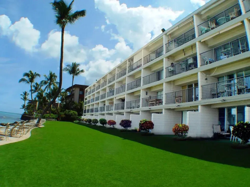 Kaleialoha #109 1 Bedroom 1 Bathroom Condo by Redawning