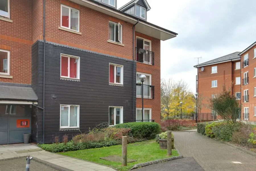 Ravens House Sapphire Apartments