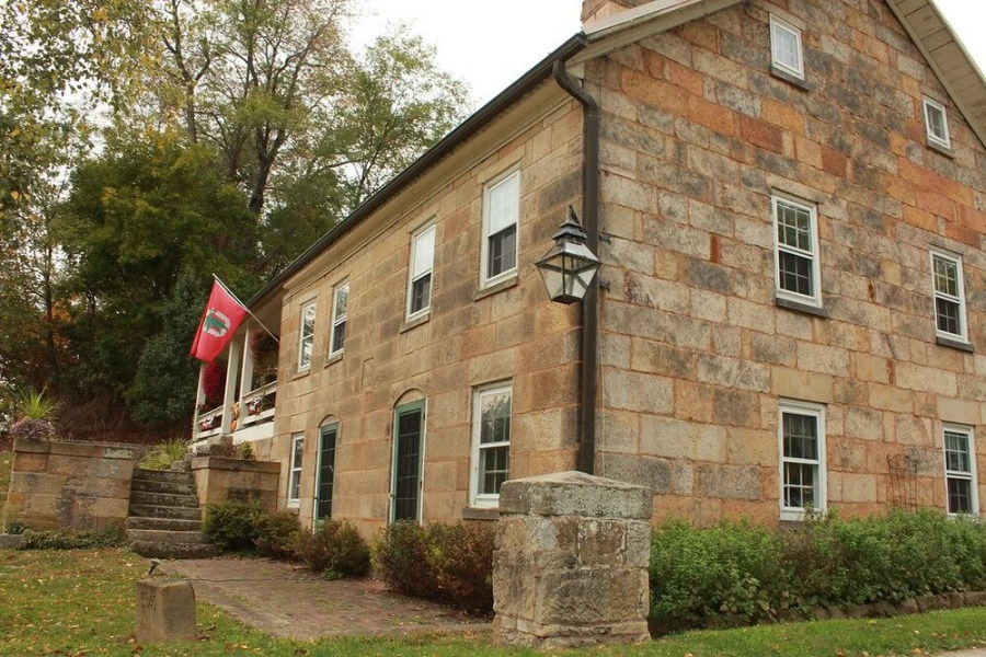 Headley Inn Bed and Breakfast