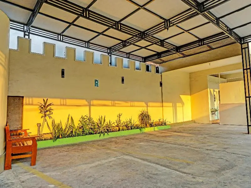 Oyo 91599 Penginapan Mutiara Madiun