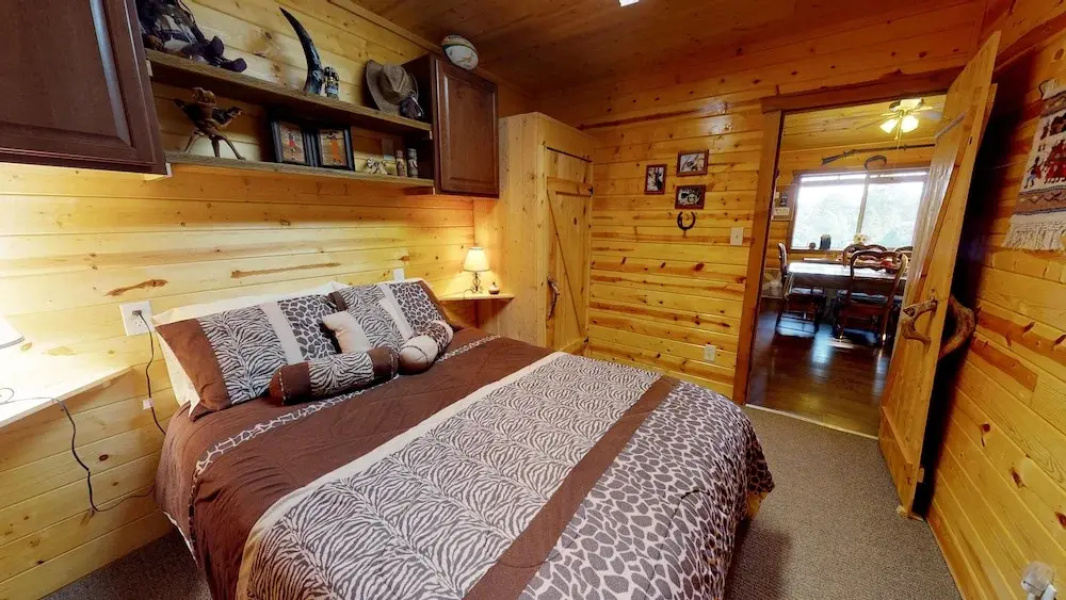 Cozy Mountain AfriCabin