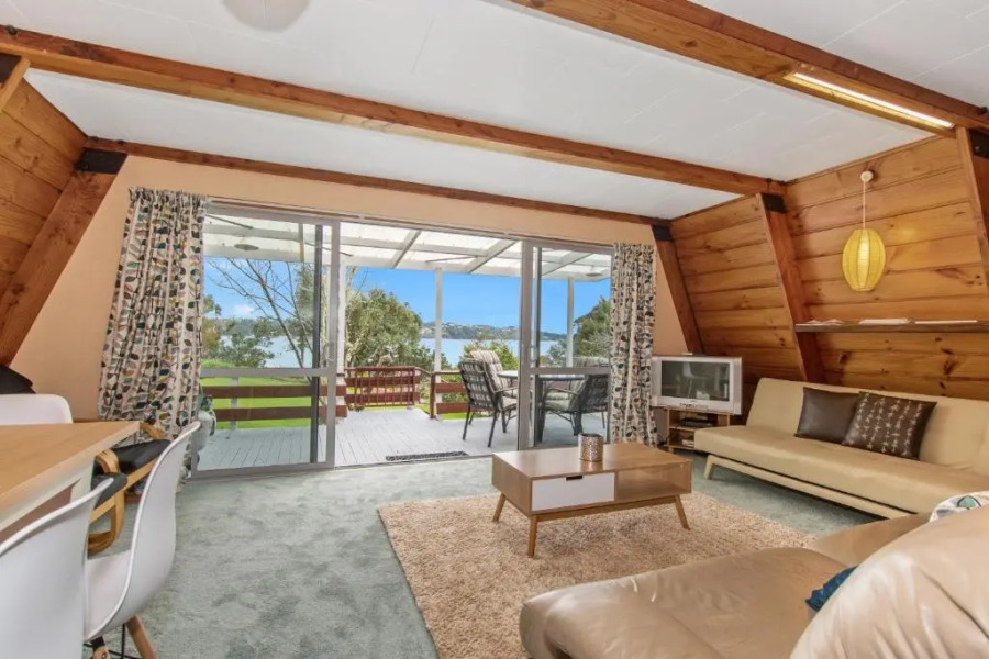 The Tree House Wairoro Park - Russell Holiday Home