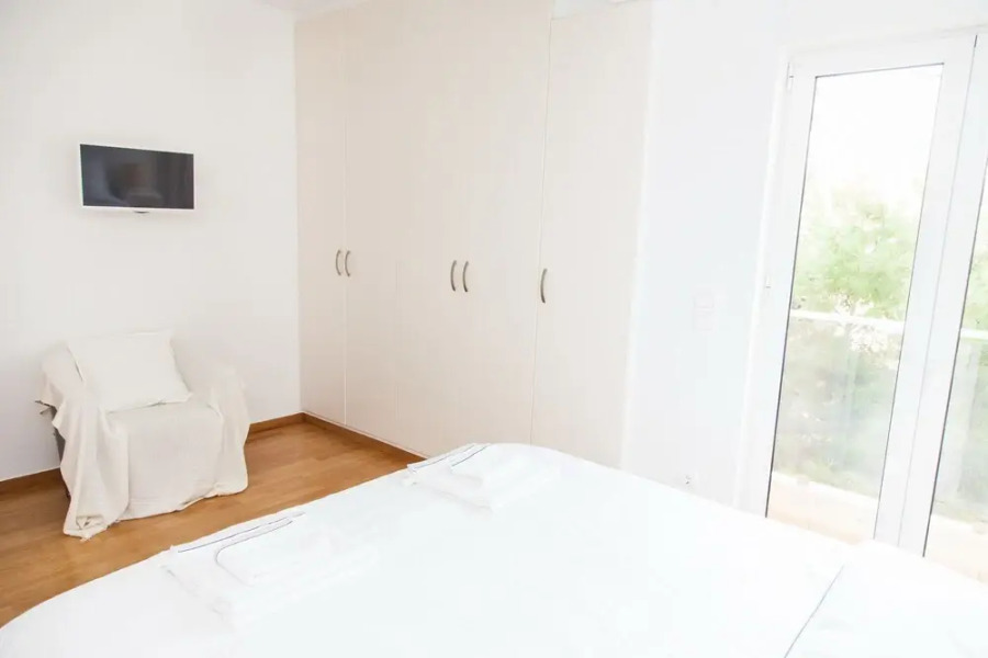 Modern Spacious APT 2BR in Rafina