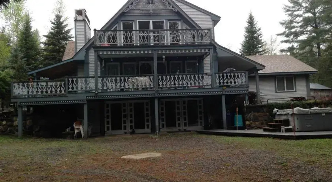 Riverhouse Inn Bed & Breakfast
