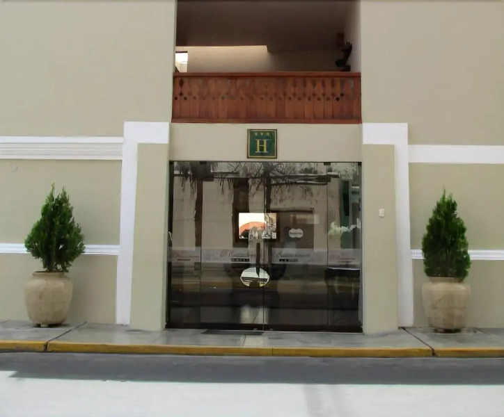 Hotel El Huacachinero