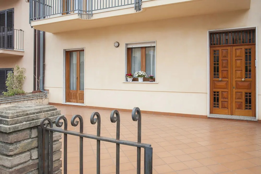 Smile Apartment with views by Wonderful Italy