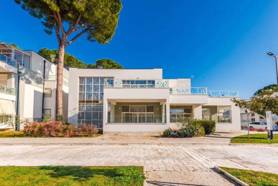 Modern Studio by the Beach - Orkidea