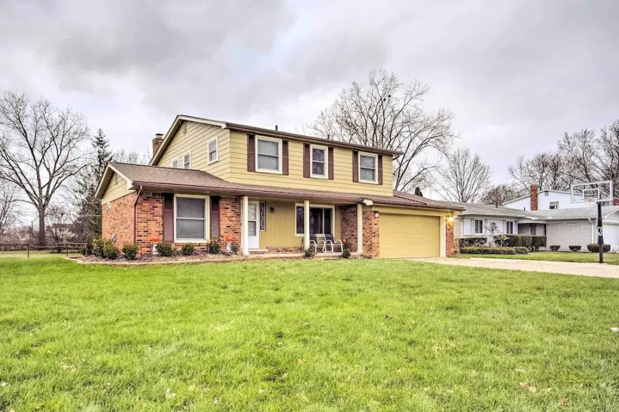 Suburban Detroit Home w/ Porch, Yard & Fire Pit!