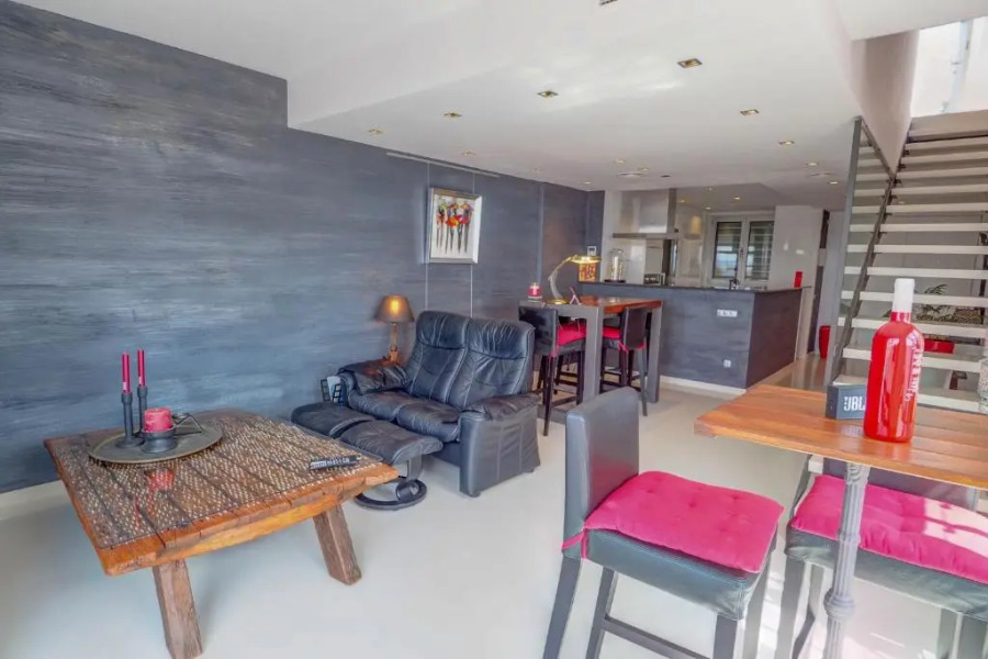 Elora Penthouse with Sea Views by Hello Homes Sitges