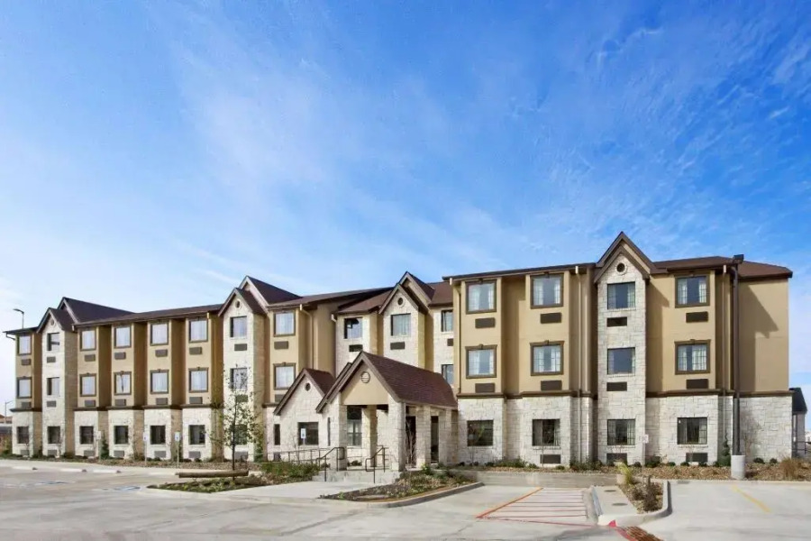 Microtel Inn & Suites By Wyndham Buda At Cabela'S