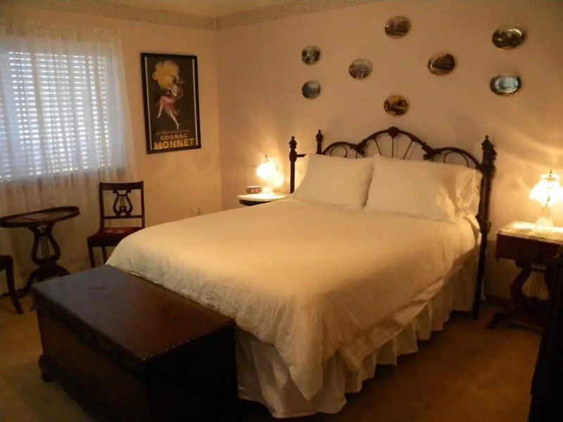 Dancing Moon Bed & Breakfast