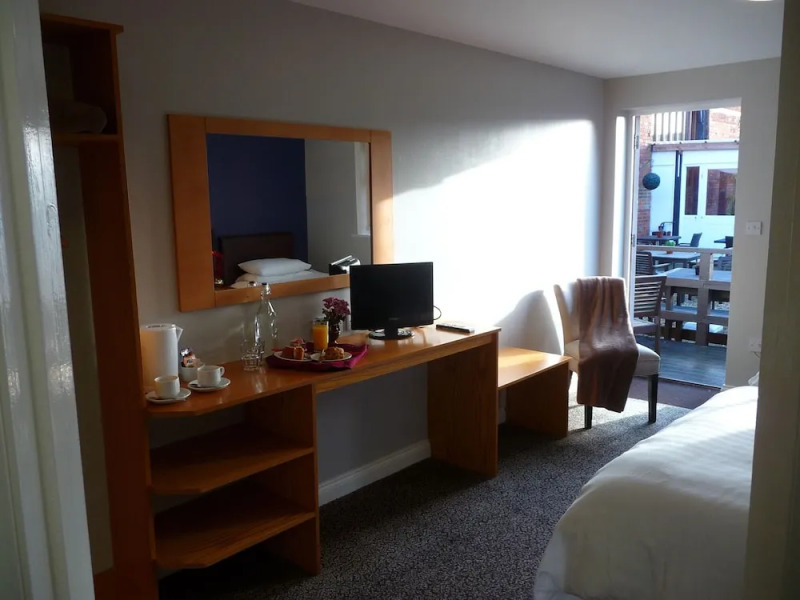 Willow Barn Hotel & Restaurant