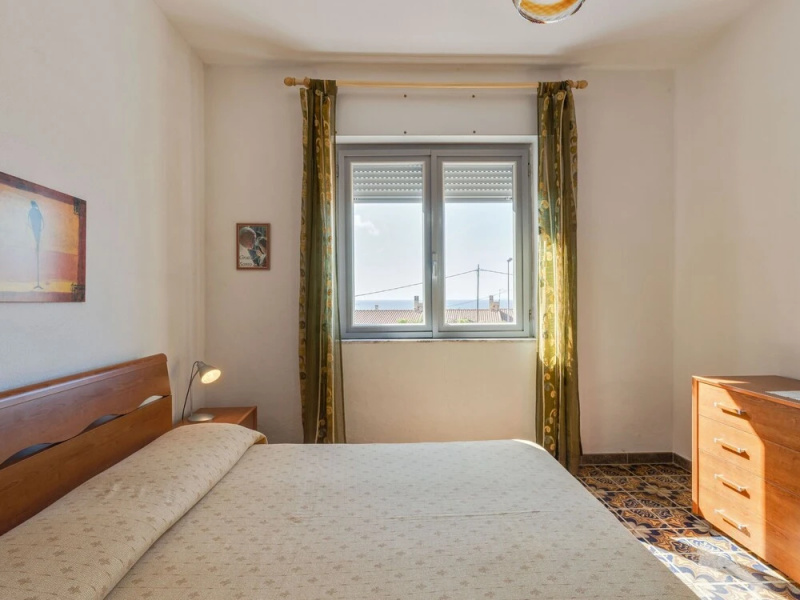 Spacious Holiday Home in Tresnuraghes near Sea