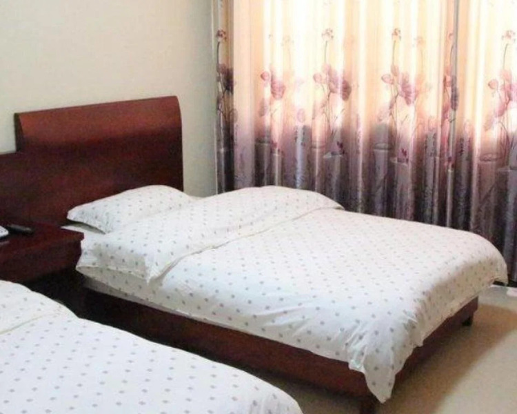 Jiuhua Mountain 7766 Business Hotel