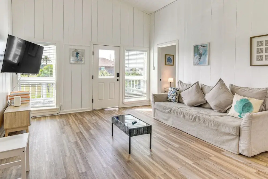 Walk to Beach & State Park: Texas Gulf Coast Home