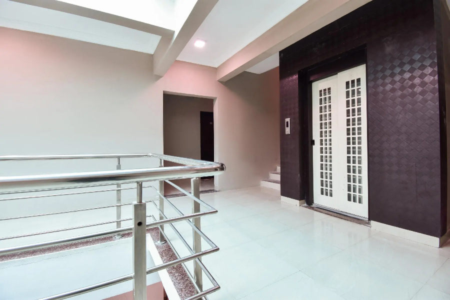 OYO 43302 Hotel Sargam