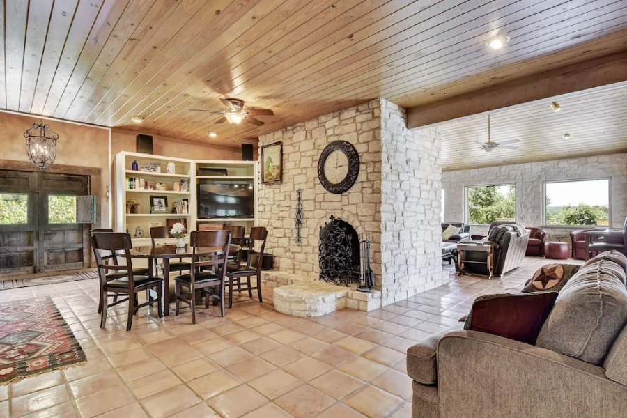 7BR 5 5BA Spicewood Sanctuary by RedAwning