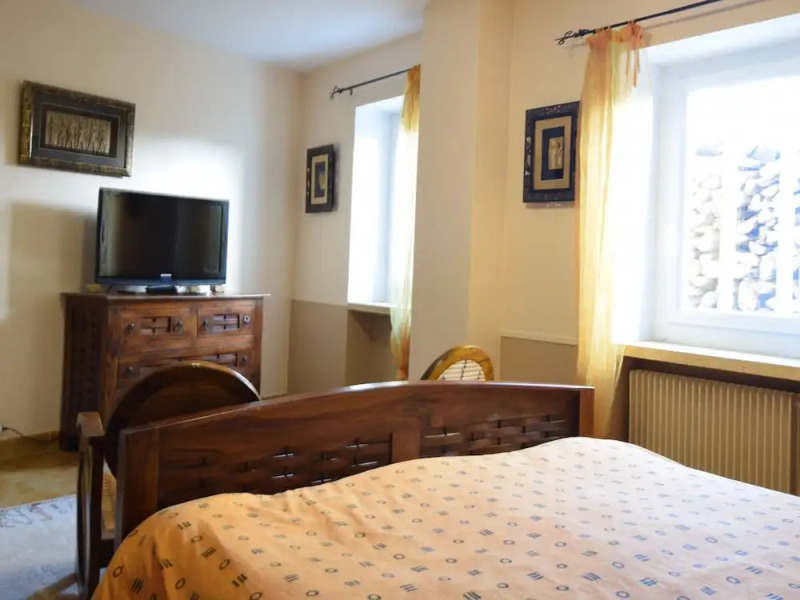 Nice Apartment in a Unique Location Near the Village of La Garde-adhémar