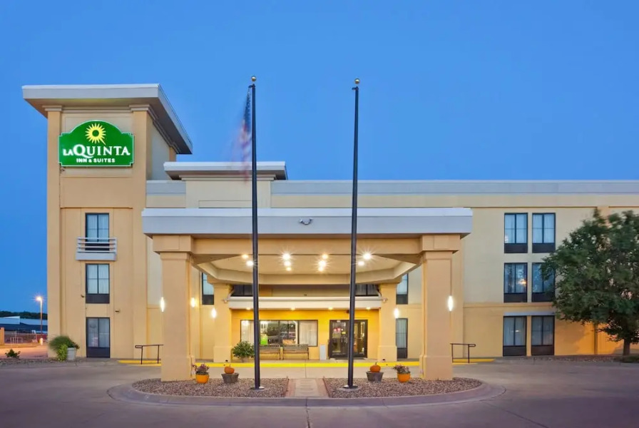 Holiday Inn Express Salina I-70