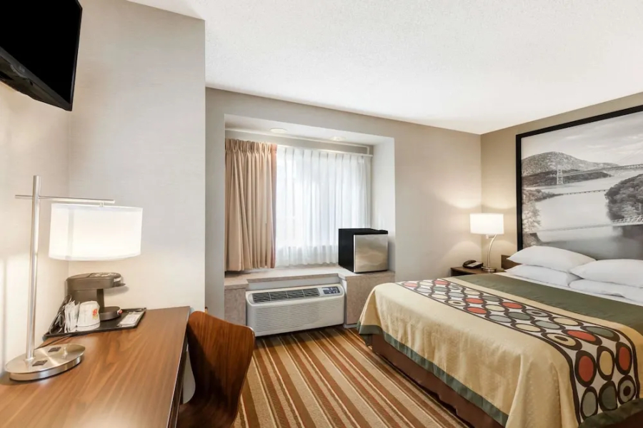Super 8 Schenect/Albany Area