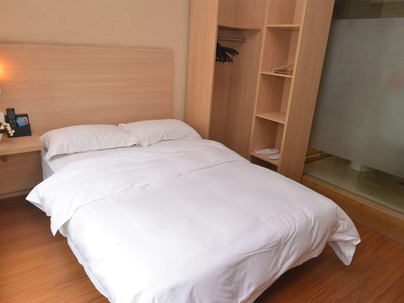 ibis Chongqing Ranjiaba