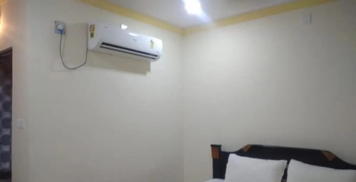 iROOMZ Hotel Sri Kanya Residency