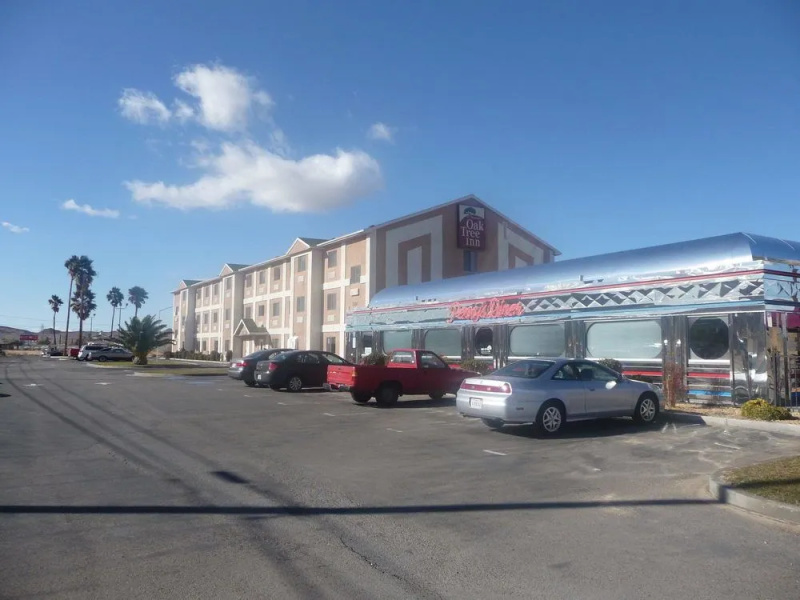 Oak Tree Inn Yermo