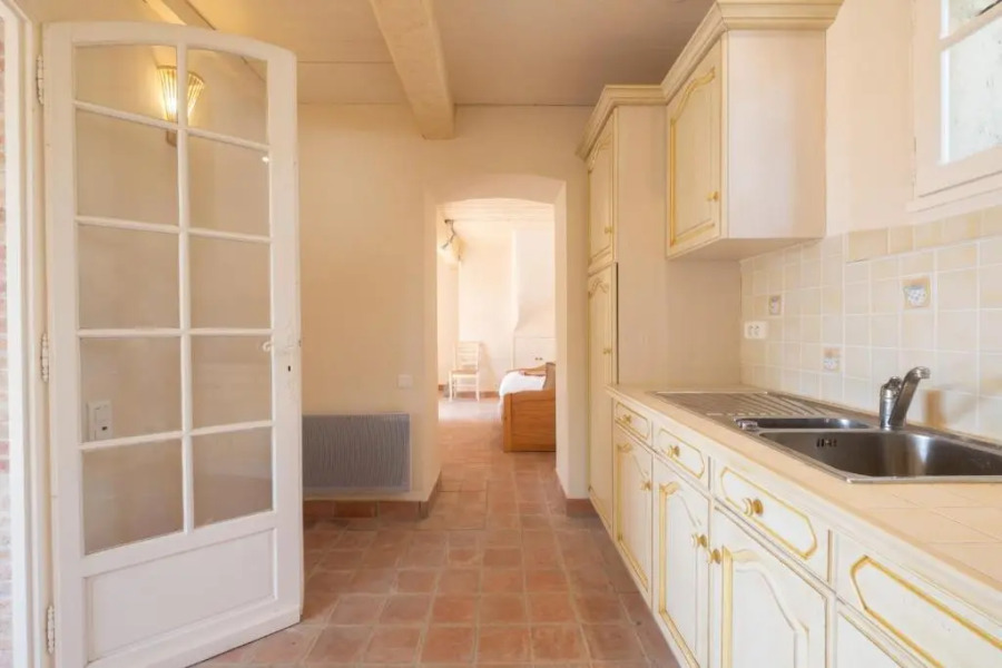 SERRENDY BIJOU de 280m2 au calme absolu avec piscine à débordement