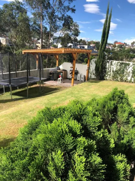 Beautiful apartment with large garden...