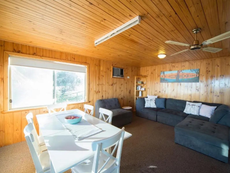 Mundic Waterfront Cottages