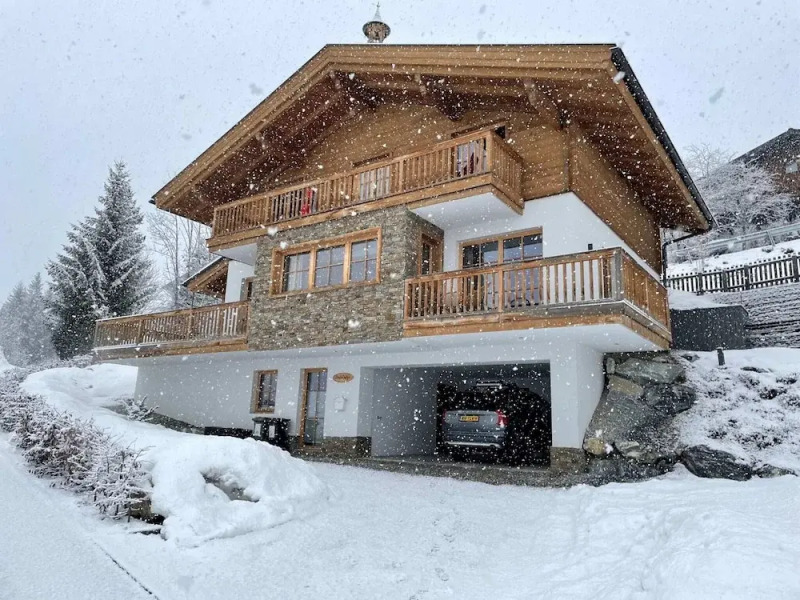 Superbly Located Premium Chalet With Sauna