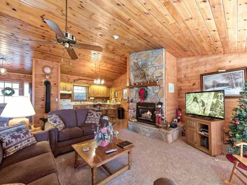 Alpine Windsong 2 Bedroom Home with Gas Fireplace